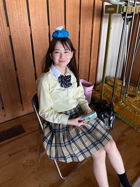 長尾謙杜＆山田杏奈が血だらけでピース！ 映画『恋に至る病』メイキング写真公開