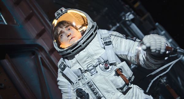 次々と死んでは生き返らされる。究極の“死にゲー”『ミッキー17』の設定が圧倒的に新しい！