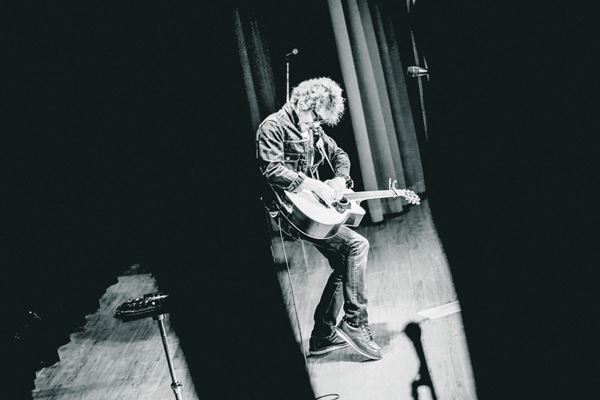 佐々木亮介主催"雷よ静かに轟け”第十夜は山口洋(HEATWAVE)を迎え開催「洋さんを見て思うのは、そのままでいいってこと」