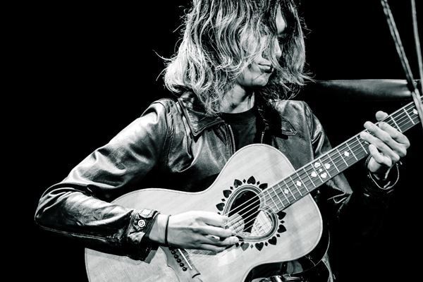 佐々木亮介主催"雷よ静かに轟け”第十夜は山口洋(HEATWAVE)を迎え開催「洋さんを見て思うのは、そのままでいいってこと」