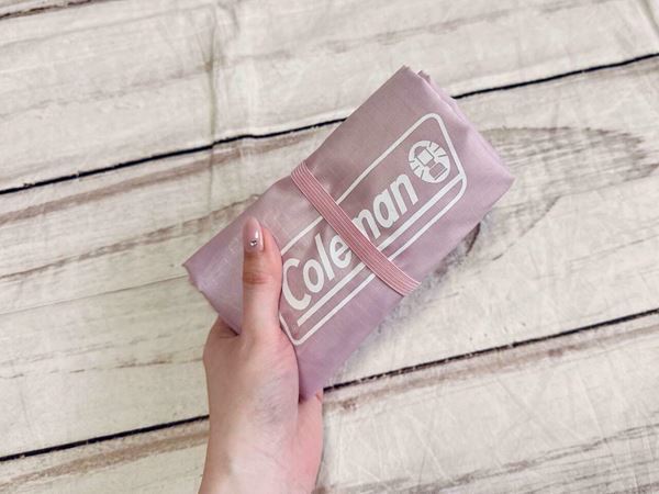 Coleman、ピンクがかわいい♪「大容量の撥水トート」が付録で登場！　軽量＆たためてサブバッグにオススメ