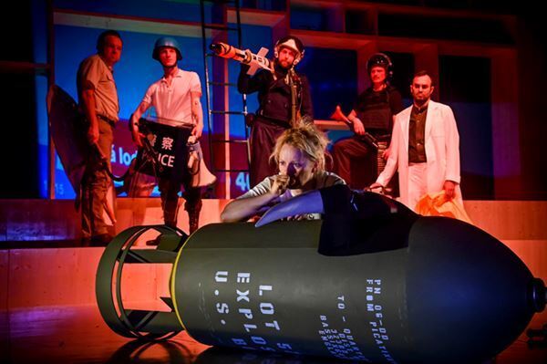 新国立劇場の海外招聘公演　ブルノ国立劇場ドラマ・カンパニーによるチャペック作『母』が開幕