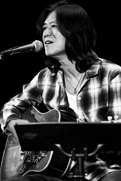 古市コータローをゲストに迎えた『佐々木亮介弾き語り興行“雷よ静かに轟け”第四夜』オフィシャルレポート