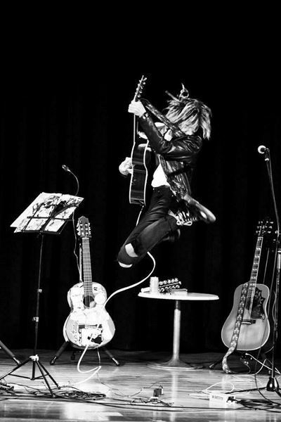 古市コータローをゲストに迎えた『佐々木亮介弾き語り興行“雷よ静かに轟け”第四夜』オフィシャルレポート