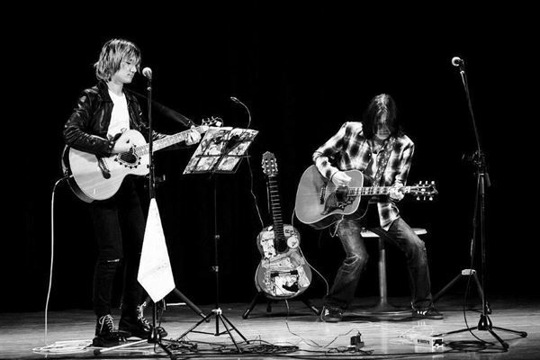 古市コータローをゲストに迎えた『佐々木亮介弾き語り興行“雷よ静かに轟け”第四夜』オフィシャルレポート