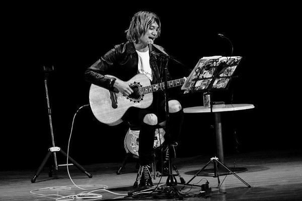 古市コータローをゲストに迎えた『佐々木亮介弾き語り興行“雷よ静かに轟け”第四夜』オフィシャルレポート