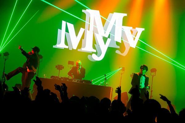 ExWHYZ、オールナイトイベント『ExWHYZ presents ‘CLUB Ex Vol.1’』ゲストにパソコン音楽クラブとDONGROSSOを迎え、会場を埋め尽くしたオーディエンスが大合唱！【オフィシャルレポート】