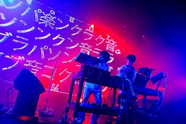 ExWHYZ、オールナイトイベント『ExWHYZ presents ‘CLUB Ex Vol.1’』ゲストにパソコン音楽クラブとDONGROSSOを迎え、会場を埋め尽くしたオーディエンスが大合唱！【オフィシャルレポート】