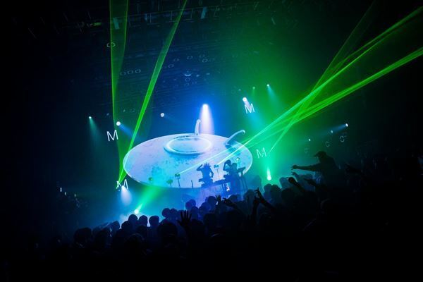 ExWHYZ、オールナイトイベント『ExWHYZ presents ‘CLUB Ex Vol.1’』ゲストにパソコン音楽クラブとDONGROSSOを迎え、会場を埋め尽くしたオーディエンスが大合唱！【オフィシャルレポート】