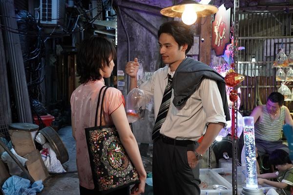 映画『九龍ジェネリックロマンス』吉岡里帆と水上恒司の恋の始まりを予感させるカットなど新場面写真一挙10点公開