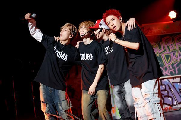 【ライブレポート】「SUPER★DRAGON DRA FES 2024」絆の強さを確かめた3時間 「この9人とBLUEで9周年を迎えられた奇跡を抱きしめたい」