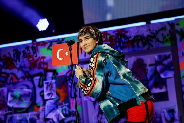 【ライブレポート】「SUPER★DRAGON DRA FES 2024」絆の強さを確かめた3時間 「この9人とBLUEで9周年を迎えられた奇跡を抱きしめたい」