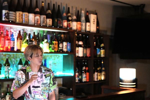 寺西拓人、初主演映画で魅せた“まなざしの演技”――『天文館探偵物語』で体現した人情と熱さ