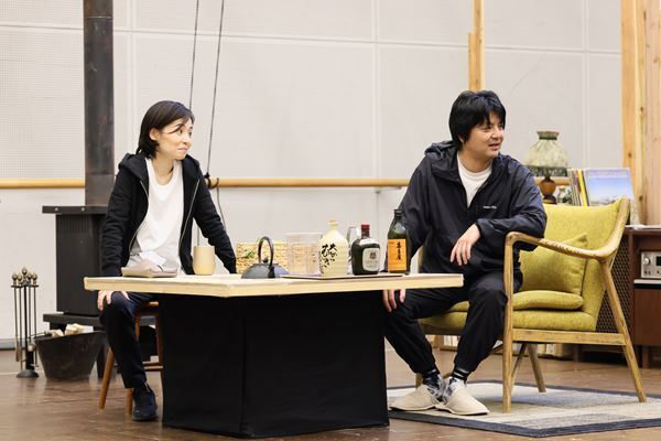 蓬莱竜太が綴る“家族の不協和音”――『消えていくなら朝』稽古場オフィシャルレポート