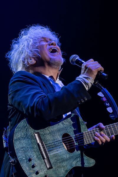 『玉置浩二 with 故郷楽団 10周年 Concert Tour 2025 ～blue eggplant field』他の追随を許さず走り続ける姿を確認したツアーファイナル！【オフィシャルレポート】