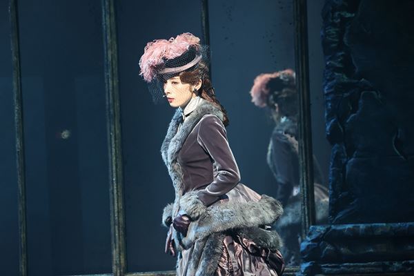 『エリザベート』25周年、新時代へ――望海風斗＆明日海りおが挑む“リアルな皇妃”