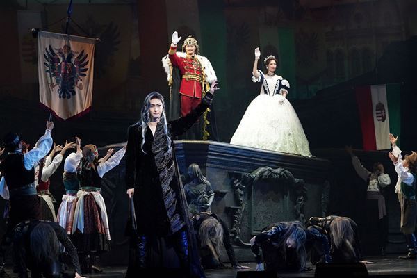 『エリザベート』25周年、新時代へ――望海風斗＆明日海りおが挑む“リアルな皇妃”