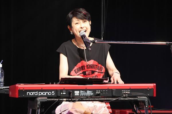 岸谷香『LIVE TOUR 2025 “58th SHOUT!”』「封印していた曲をアレンジし直して、歌詞の一部も変えてみたら、演奏するのが楽しくなりました」