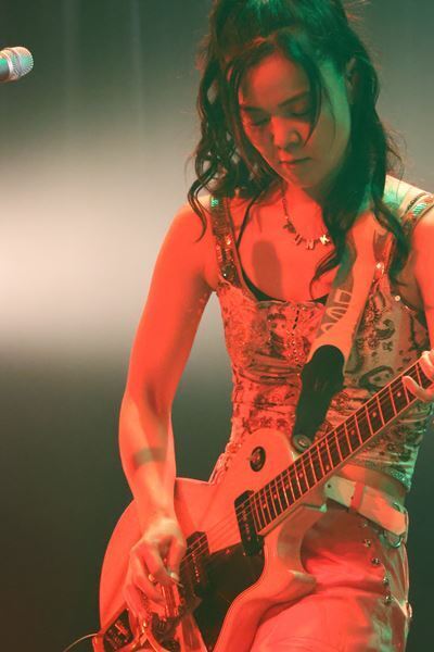 岸谷香『LIVE TOUR 2025 “58th SHOUT!”』「封印していた曲をアレンジし直して、歌詞の一部も変えてみたら、演奏するのが楽しくなりました」