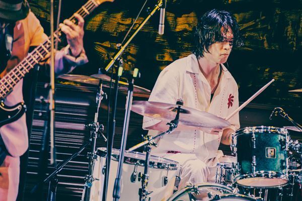 【オフィシャルレポート】UNCHAIN、新曲「GINGILA」を引っ提げてのCOTTON CLUBワンマンが終幕　人気カバー曲も豪華メンバーで披露