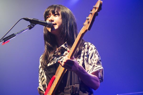 異なりながらも重なる物語──Base Ball BearとPEDRO、3ピースバンド2組の歴史が交差した一夜【オフィシャルレポート】