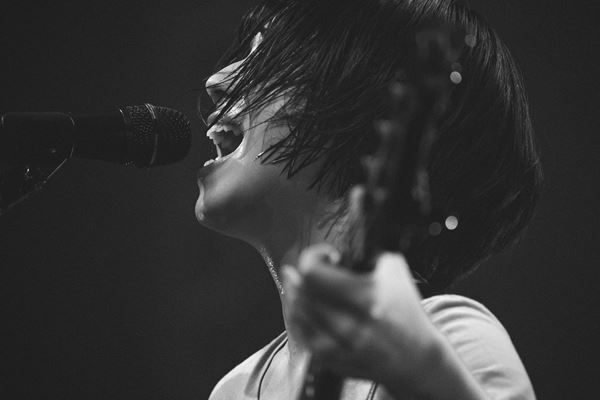 異なりながらも重なる物語──Base Ball BearとPEDRO、3ピースバンド2組の歴史が交差した一夜【オフィシャルレポート】