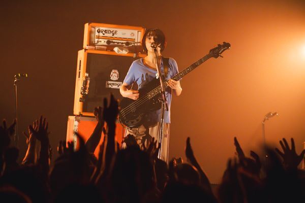 異なりながらも重なる物語──Base Ball BearとPEDRO、3ピースバンド2組の歴史が交差した一夜【オフィシャルレポート】