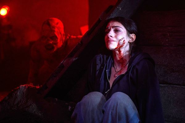 映画『アンティル・ドーン』制作陣のホラー愛あふれるコメントが到着「とことんやる覚悟を持った役者を求めました」