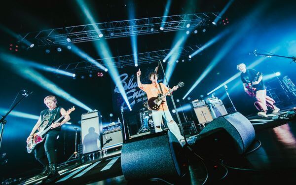 祝Zepp Nagoya20周年！　シークレットゲストにBLUE ENCOUNTを迎えた04 Limited Sazabys流ハッピーアニバーサリー【オフィシャルレポート】