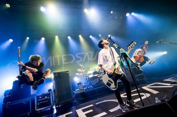 祝Zepp Nagoya20周年！　シークレットゲストにBLUE ENCOUNTを迎えた04 Limited Sazabys流ハッピーアニバーサリー【オフィシャルレポート】