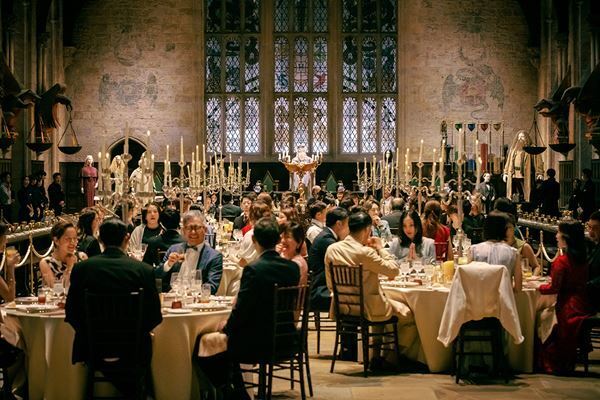 “ハリポタ”スタジオツアー東京、団体向けディナープランと専属スタッフによる解説付きガイドツアーの販売がスタート