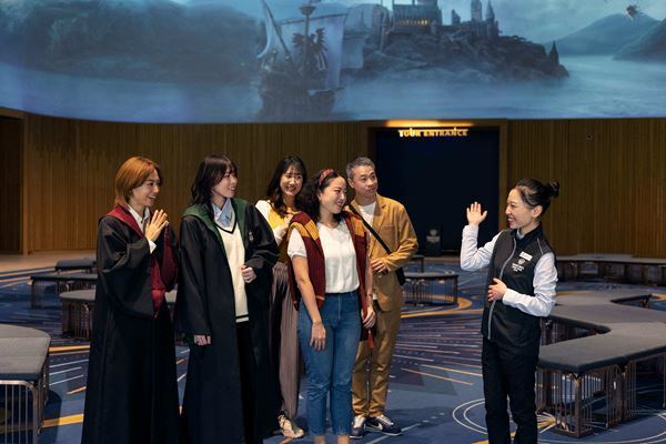 “ハリポタ”スタジオツアー東京、団体向けディナープランと専属スタッフによる解説付きガイドツアーの販売がスタート