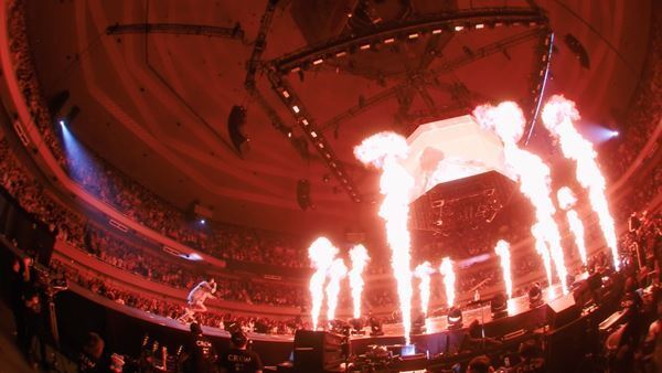 ano、日本武道館公演のLIVE Blu-rayより「骨バキ☆ゆうぐれダイアリー」ライブ映像公開