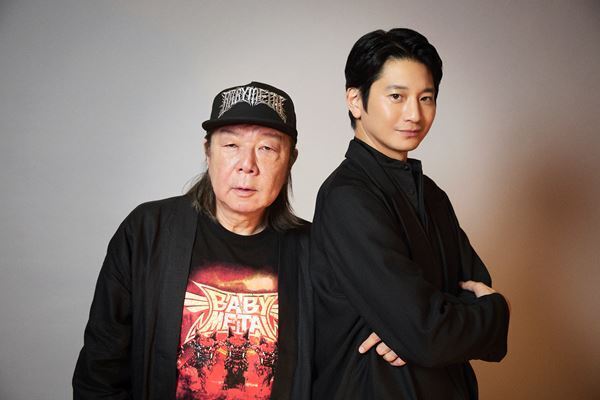 劇団☆新感線の看板俳優・古田新太と、劇団をわかっている男・向井理が語る、最新作と新感線の魅力の作られ方