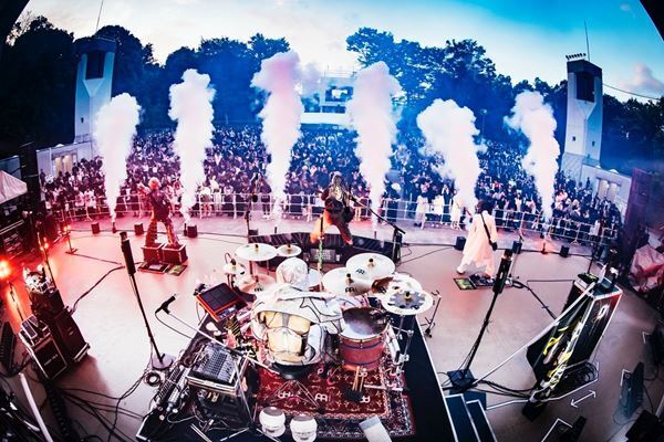 キズ、大阪城野音で熱狂の夜　終演後に”8.15”の謎めいたメッセージ公開