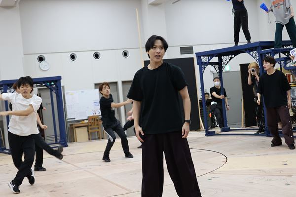 「舞台ではみんなで一緒にページをめくっていく」　ミュージカル『四月は君の嘘』稽古場レポート＆オフショット