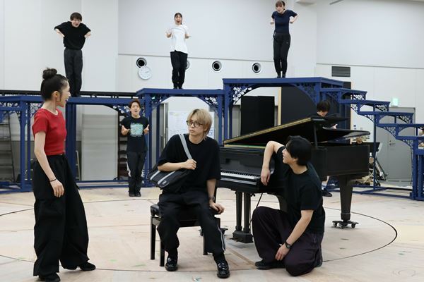 「舞台ではみんなで一緒にページをめくっていく」　ミュージカル『四月は君の嘘』稽古場レポート＆オフショット