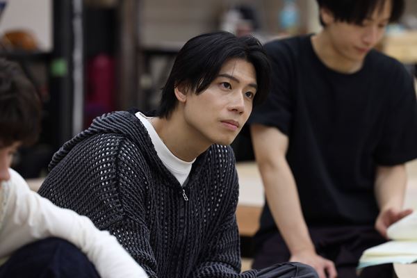 「舞台ではみんなで一緒にページをめくっていく」　ミュージカル『四月は君の嘘』稽古場レポート＆オフショット
