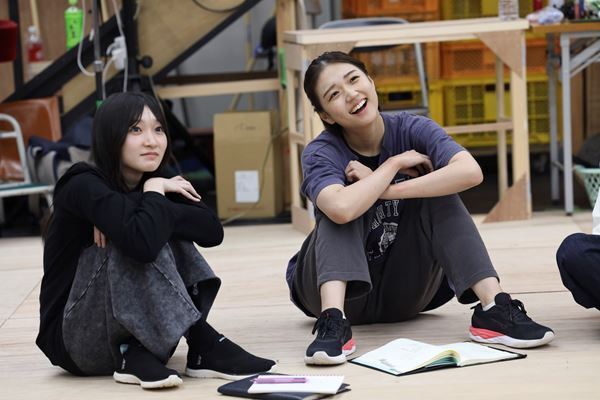 「舞台ではみんなで一緒にページをめくっていく」　ミュージカル『四月は君の嘘』稽古場レポート＆オフショット