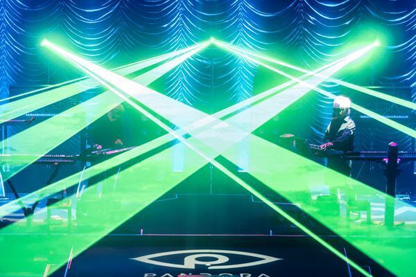 小室哲哉と浅倉大介によるユニット・PANDORA、再始動ライブのBlu-ray本日発売　新曲「Twilight」のライブ映像フルサイズで公開