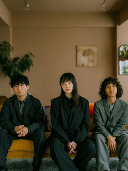 Laura day romance、新曲「Amber blue」本日配信リリース＆MV公開　2025年2月に3rd Full Album前編のデジタルリリースも決定