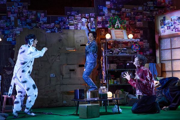 松居大悟の『極めてやわらかい道』が開幕　舞台写真＆潤色・演出の川名幸宏よりコメント到着