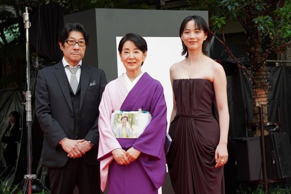 第38回東京国際映画祭、吉永小百合がレッドカーペットに登場し華やかに開幕