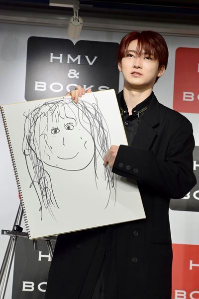 timelesz松島聡も太鼓判！ 30歳を迎えた超特急・ユーキがアニバーサリーブックを刊行「僕の20代は“超特急”でした」