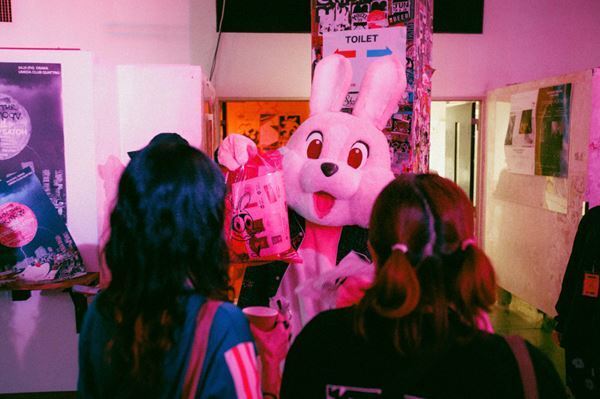 w.o.d.自主企画『TOUCH THE PINK MOON』　4回目の開催はドミコ、SATOHらが登場「今日は踊らせるためだけに来てるんで！」