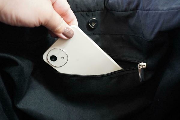 3COINS新作、男女兼用「大きめ2WAYバッグ」が通勤にもお出かけにも便利！　過去のスリコバッグとの違いも検証してみた