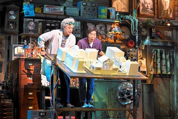 ロングラン上演中！ 劇団四季ミュージカル『バック・トゥ・ザ・フューチャー』マーティ役・立崇なおと×ドク役・阿久津陽一郎インタビュー