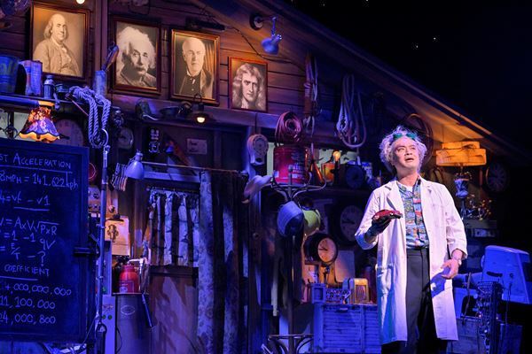 ロングラン上演中！ 劇団四季ミュージカル『バック・トゥ・ザ・フューチャー』マーティ役・立崇なおと×ドク役・阿久津陽一郎インタビュー