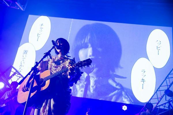 ano、『BONE BORN BOMB TOUR』Zepp Haneda公演より「ハッピーラッキーチャッピー」ライブ映像公開