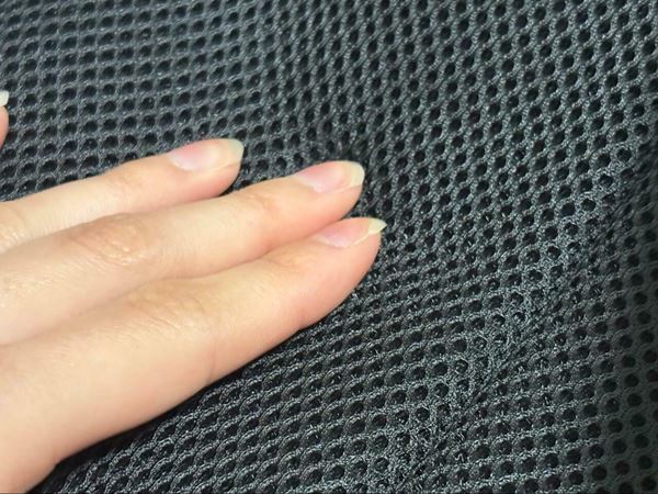 めちゃ使いやすい！男女兼用「シンプルリュック」を正直レビュー！　ビジネスにもカジュアルにも◎